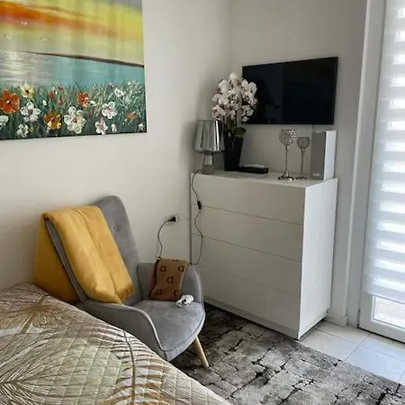Casa Gardalido Mit Garten Und Pool Апартаменты *