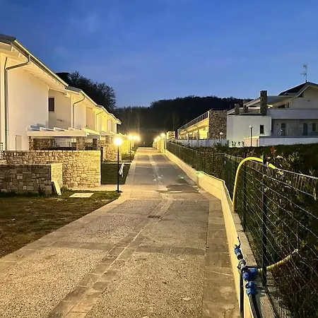 Casa Gardalido Mit Garten Und Pool Апартаменты *
